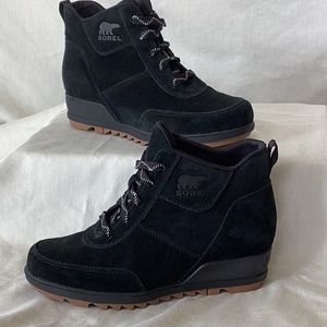 Sorel Women’s Evie Sport lace booties/ suede wedge boot